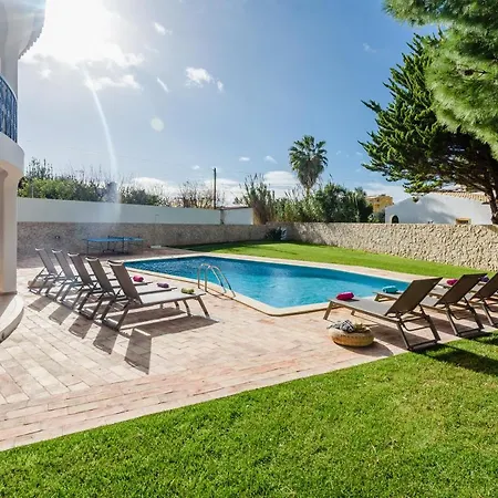 Protea - 5 Bedroom, Beach, Air-con, Wifi *