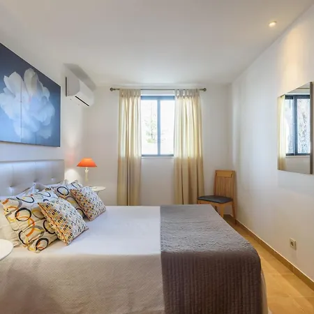 Protea - 5 Bedroom, Beach, Air-con, Wifi Αλμπουφέιρα