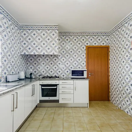 Protea - 5 Bedroom, Beach, Air-con, Wifi Holiday home