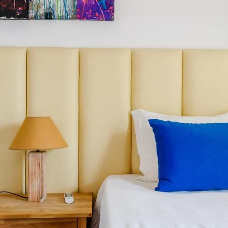 Protea - 5 Bedroom, Beach, Air-con, Wifi Vakantiehuis Albufeira