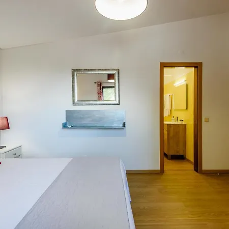 Protea - 5 Bedroom, Beach, Air-con, Wifi Albufeira