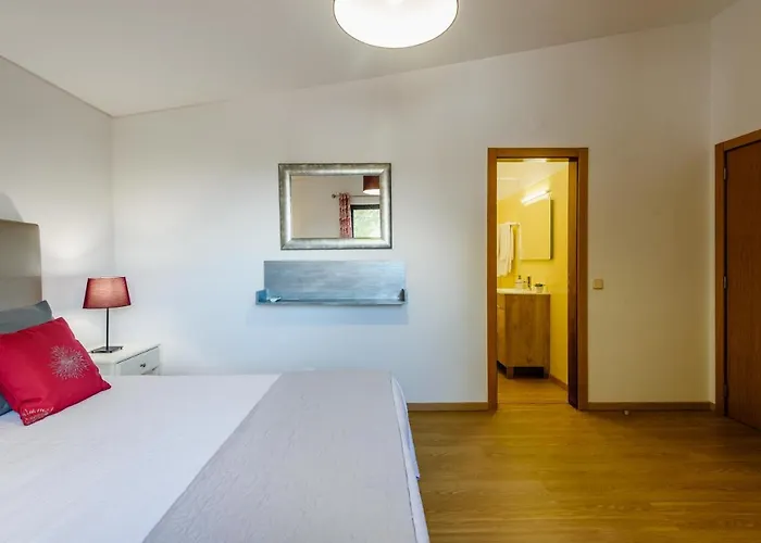 Protea - 5 Bedroom, Beach, Air-con, Wifi Albufeira