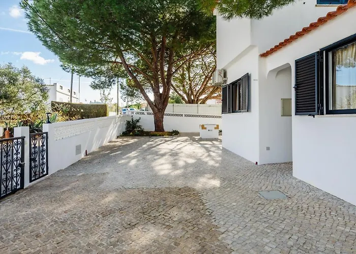 Protea - 5 Bedroom, Beach, Air-con, Wifi * Albufeira