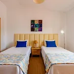 Protea - 5 Bedroom, Beach, Air-con, Wifi Vakantiehuis *