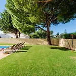 Protea - 5 Bedroom, Beach, Air-con, Wifi Vakantiehuis *